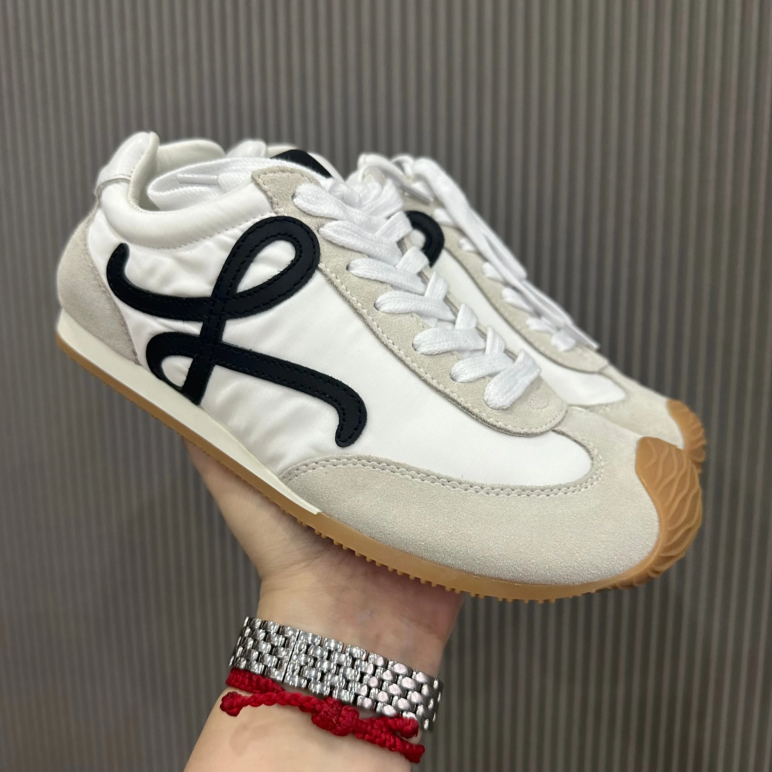 

2025 new leather frosted fashionable casual sports womens shoes German training shoes womens thick soled Forrest Gump shoes