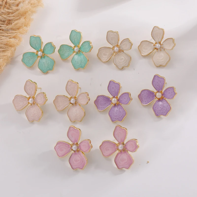 Monet Garden Oil Painting Earrings - Heart Floral Pearl Studs, French Sweet Fresh Style, Fashionable Elegant Jewelry