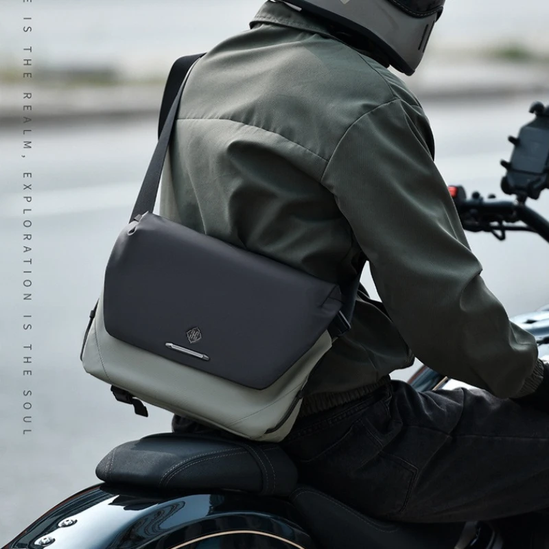 

Men‘s Tactical Crossbody Bag Motorcycle Riding Hydration Pack Waterproof Sling Bag for Cycling, Work Commute, Outdoor EDC Gear