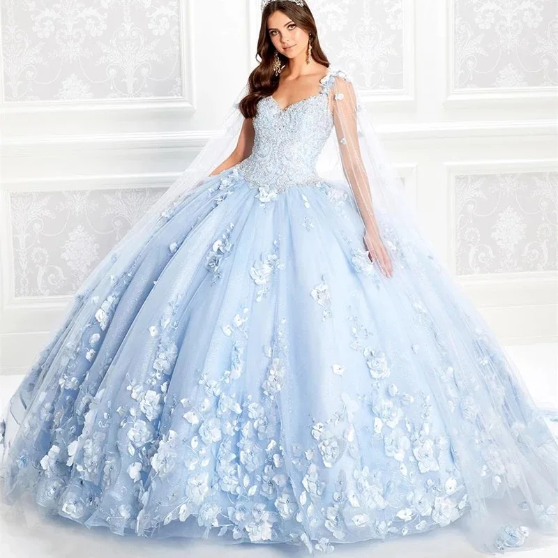 Luz azul Princesa Quinceanera Vestidos Lace Appliques 3D Flores Beads Backless Pageant Party Sweet 15 Ball Gown Com Capa