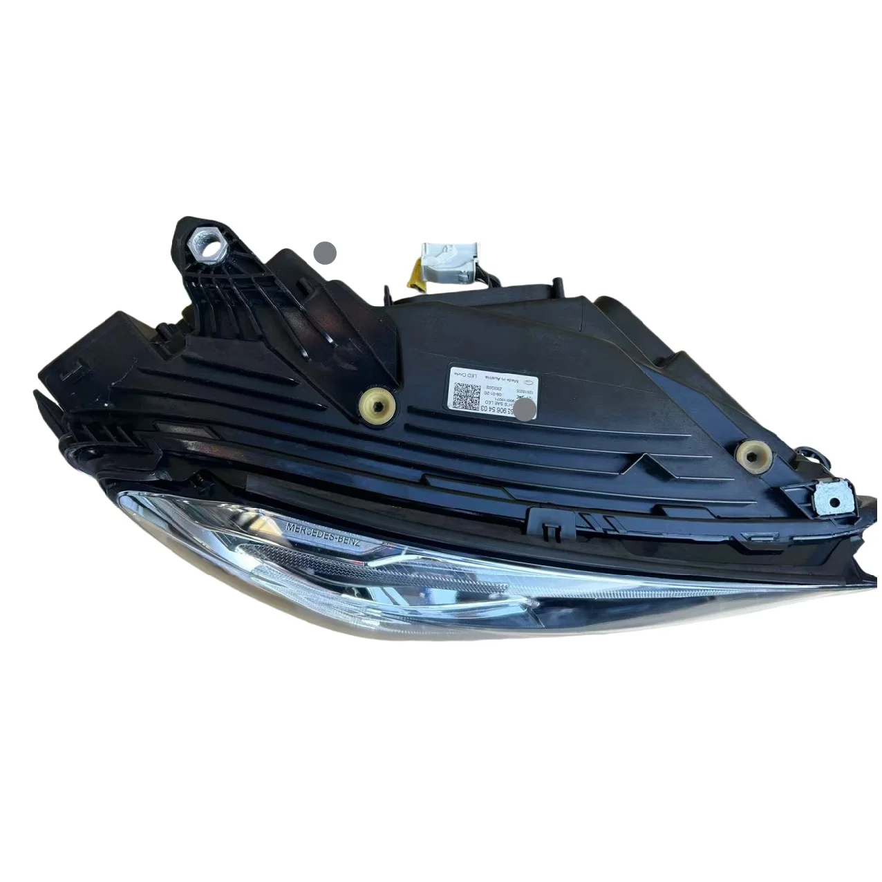 Suitable for North American GLC-class X253 model GLC200 GLC220 front lighting headlight left and right diodes