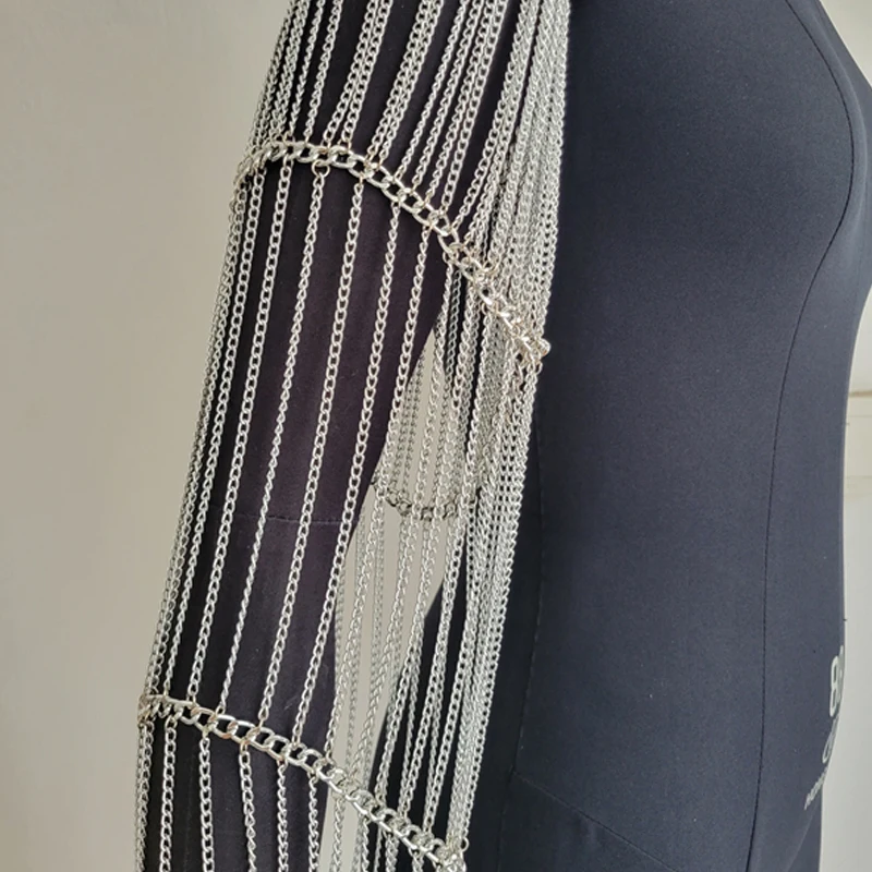 Damen Langarm-Schultergurt-Punk-Bodychain-Rüstung Sexy Metall-Mesh-Top für Nachtclub-Partys und Festivals Y2K T-Shirt – Detail 8