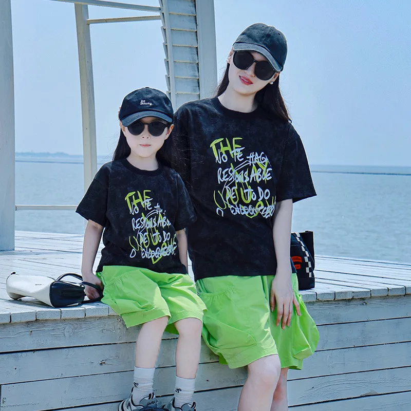

Fashion Family Tee Parent-child T Shirts Shorts Outfits Father Mother Son Daughter Clothing Korean Style Mom Dad Children Tops