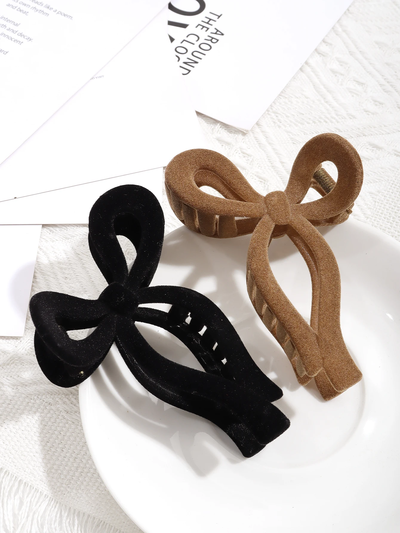 Autumn and winter flocked bow grab clip velvet shark clip women\'s hair clip hair clip black hair ornament