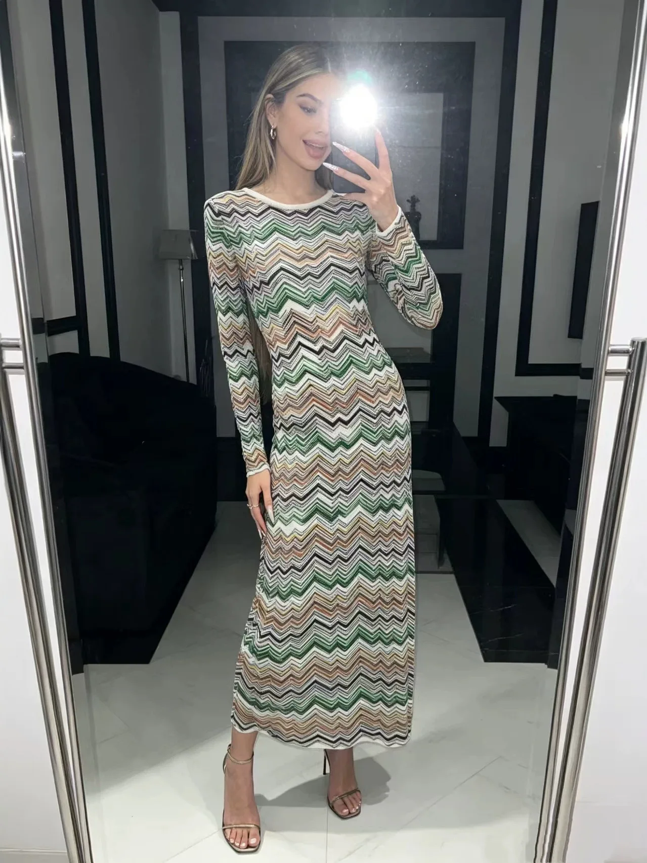 High-End Version Luxury Color Block Slim Fit Knitted Sleeveless round Neck Dress Elegant Wave Pattern City Walk Suitable Wome...