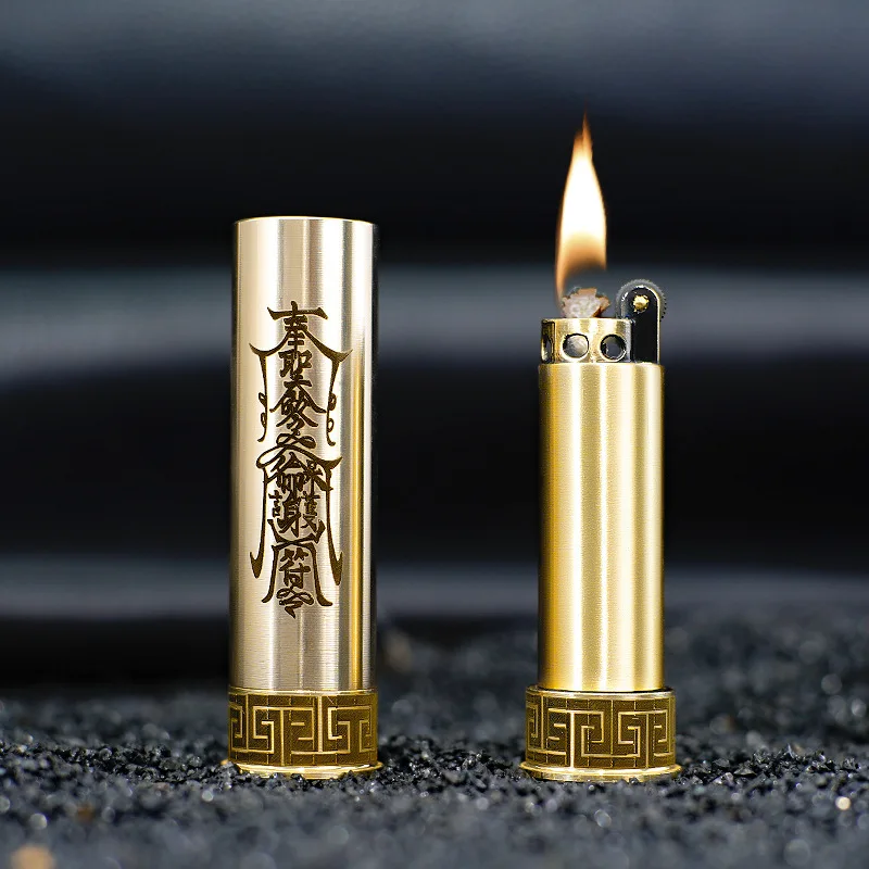 Portable Windproof Brass Kerosene Lighter Exquisite Carving Grinding Wheel Ignition Personality Originality Men\'s Gift Lighter