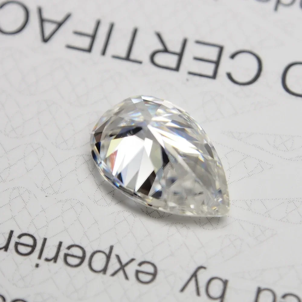 D Color Super White Moissanite Diamond Round / Oval / Pear / Radiant / Emerald / Heart / Princess / Cushion / Asscher / Triangle