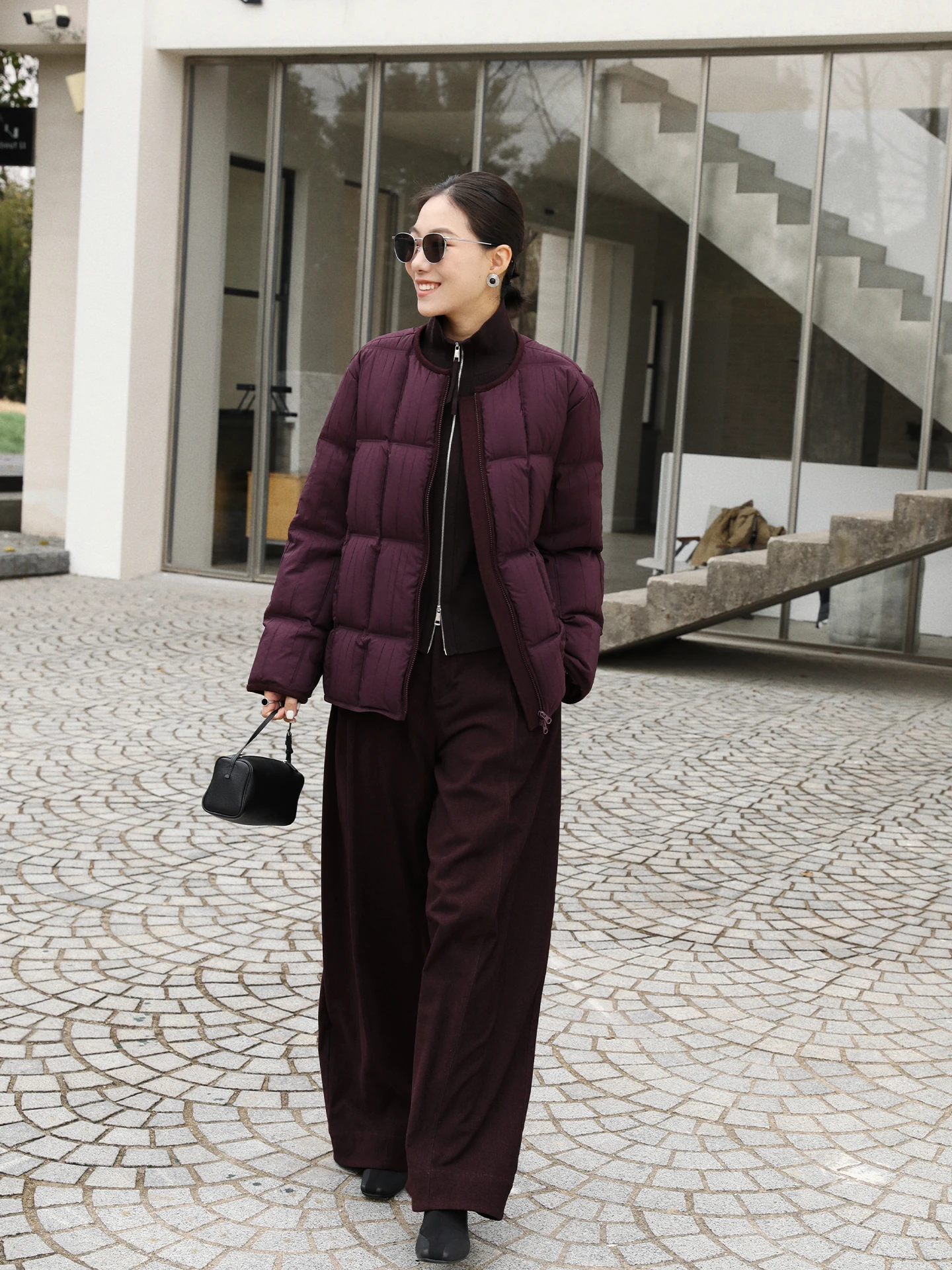 

Утепленная женская зимняя куртка свободного кроя из белого гусиного пуха с круглым воротом, повседневная, эластичная, с герметичными швами