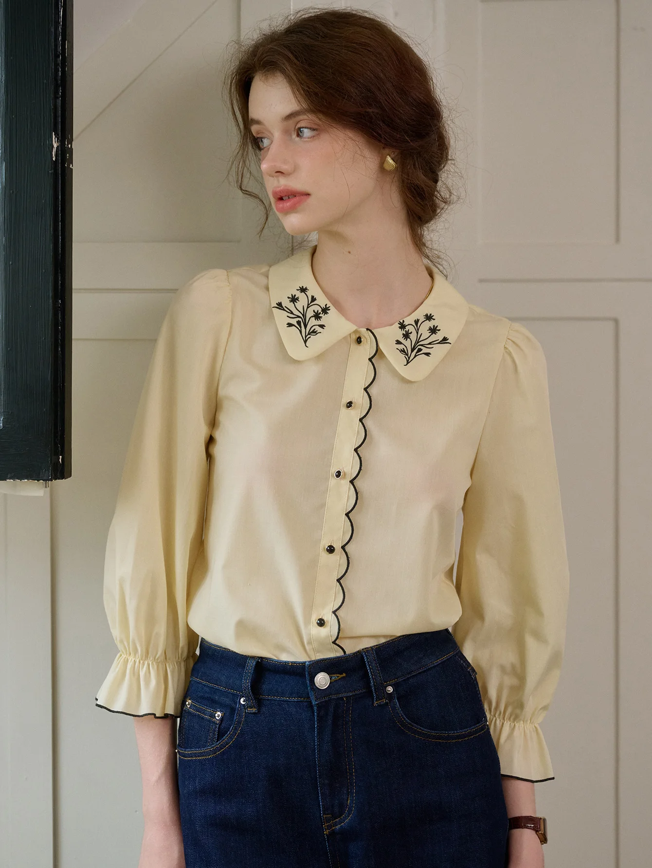 

Simple Retro 91% polyester 9% cotton Peter Pan Collar Colour Clash Embroidery Women's Casual Long Sleeve Shirt