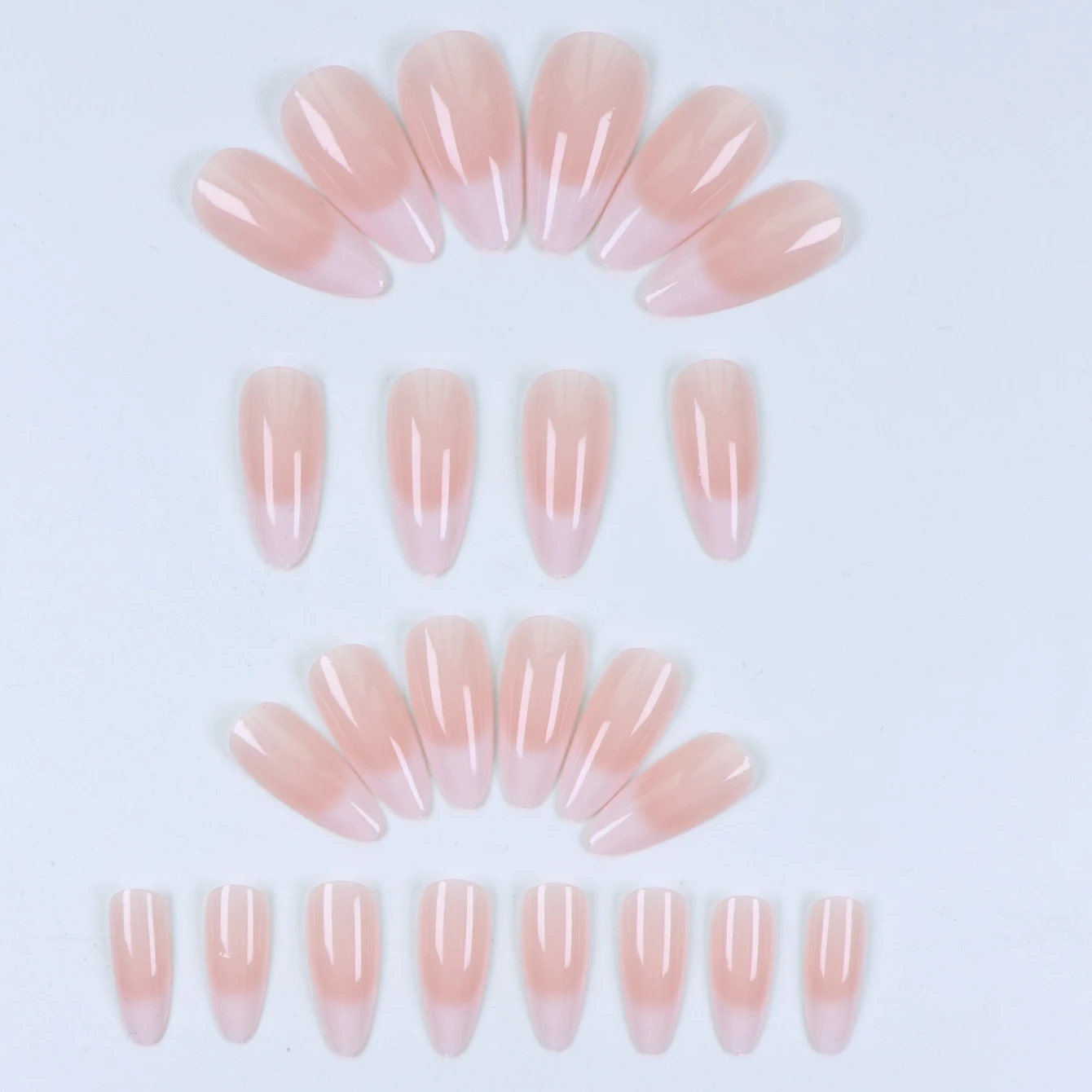 24PCSPress 스타일 네일, 중간 크기 아몬드 가짜 손톱, 부드러운 그라데이션 아크릴 네일, 누드 가짜 손톱, 여성용 네일 장식