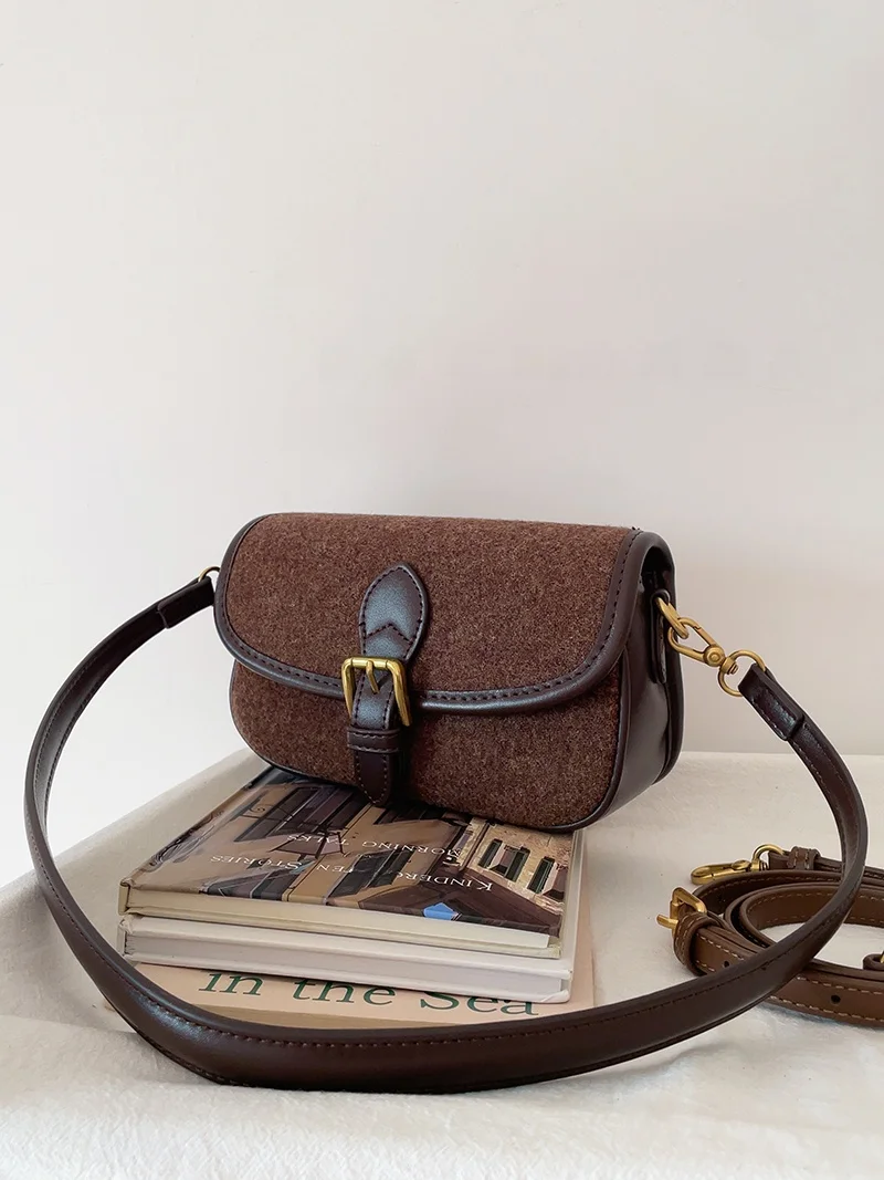 トレンディなレトロウールぬいぐるみ脇の下スクエアバッグ女性のクロスボディバッグ多用途耐久性のあるソフトハンドル秋冬新着