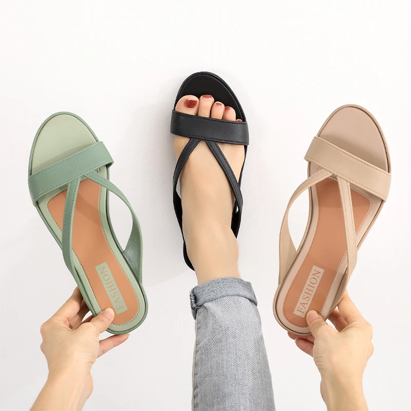 Women's Fashion PVC Low Heel Sandals Thick Soles Outside To Wear Slippers Casual Women's Shoes