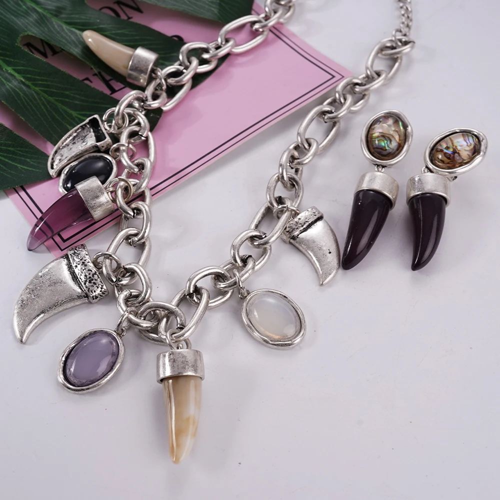 

Bohemian Animal Horn Necklace And Earrings Set for Women Unique Travel Accessory Set Daily Wear Fashion Jewelry