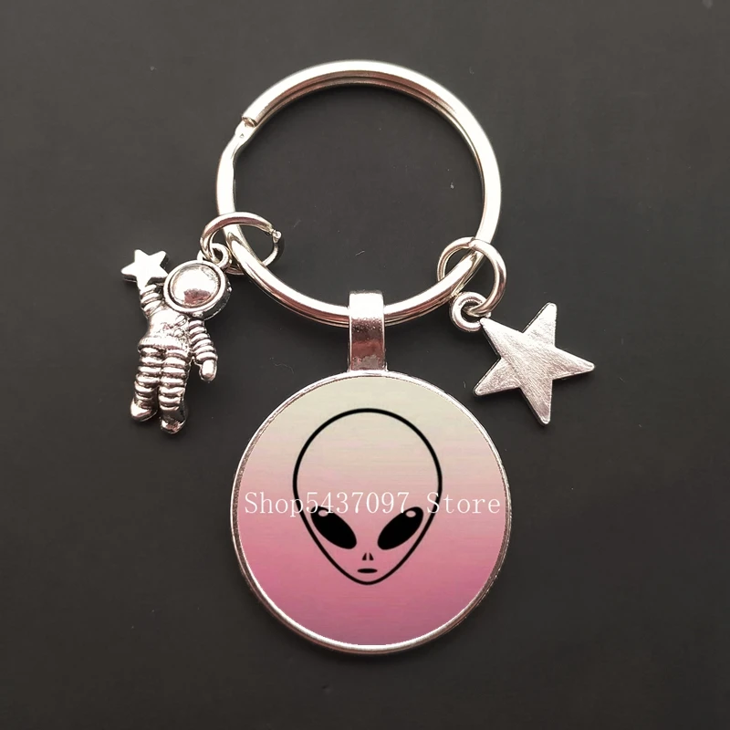 Funny alien key ring glass cabochon bag car key chain astronaut key chain pendant male and female key chain gift jewelry