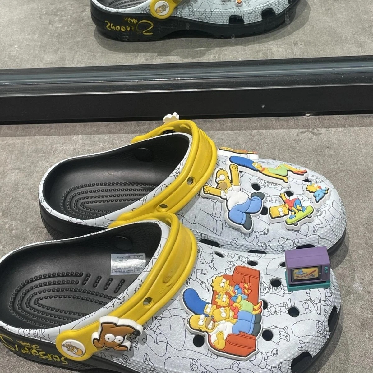 

New stylish cartoon outdoor slip-on shoes
