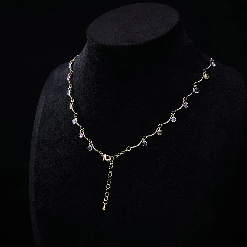 Accessori per collane con bracciale in zirconi colorati geometrici di lusso semplici e leggeri, un stile di nicchia e un lusso leggero