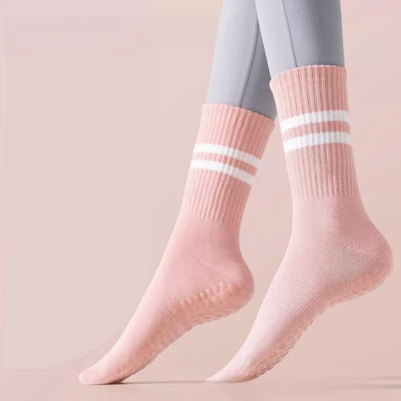4 Pairs of Women's Autumn and Winter Mid-barrel Yoga Socks  Silicone Non-slip Pilates Socks Indoor Fitness Socks
