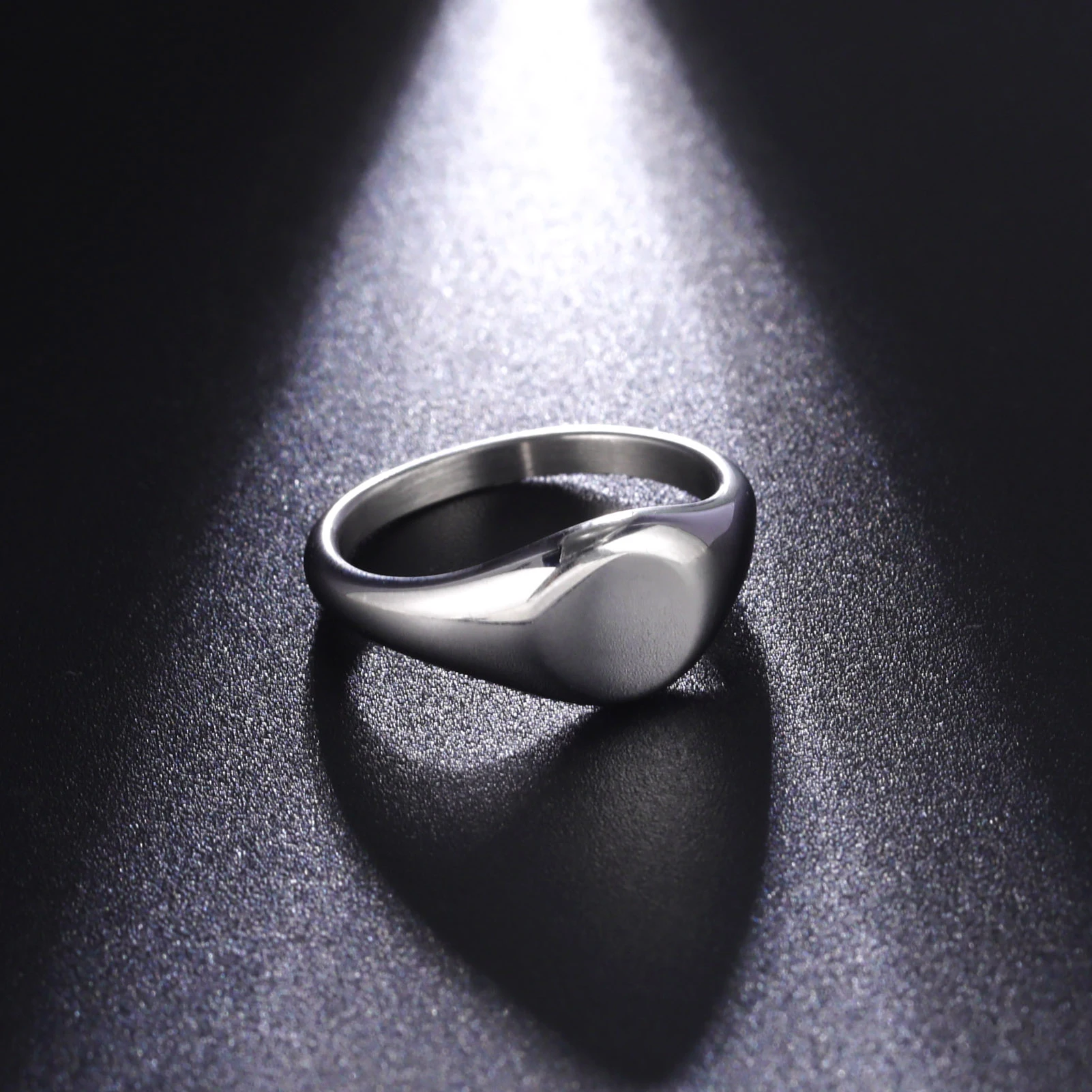 Skyrim Cast Steel Color Positive Side Heart-Shaped Round Stainless Steel Ring For Men And Women\'s Fashionable Minimalist Jewelry