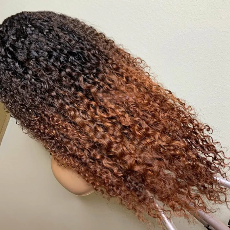 Wig Depan Renda Kepadatan 180 Keriting Keriting Pirang Ombre Panjang 26 Inci Lembut untuk Wanita Rambut Bayi Garis Rambut Alami Yang Telah Dipetik Tanpa Lem