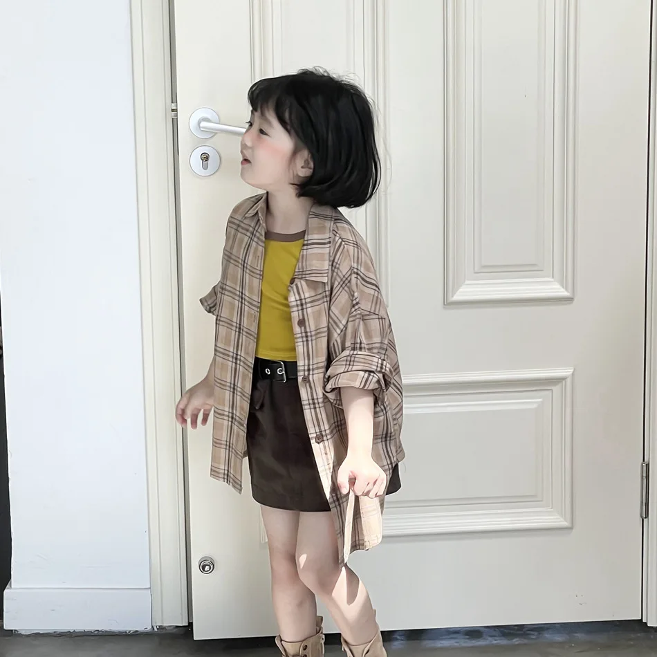 Girls Coat 2024 Summer New Childrens Clothing Vintage Khaki Plaid Shirt Childrens Design Sense Sunscreen Shirt Coat Casual