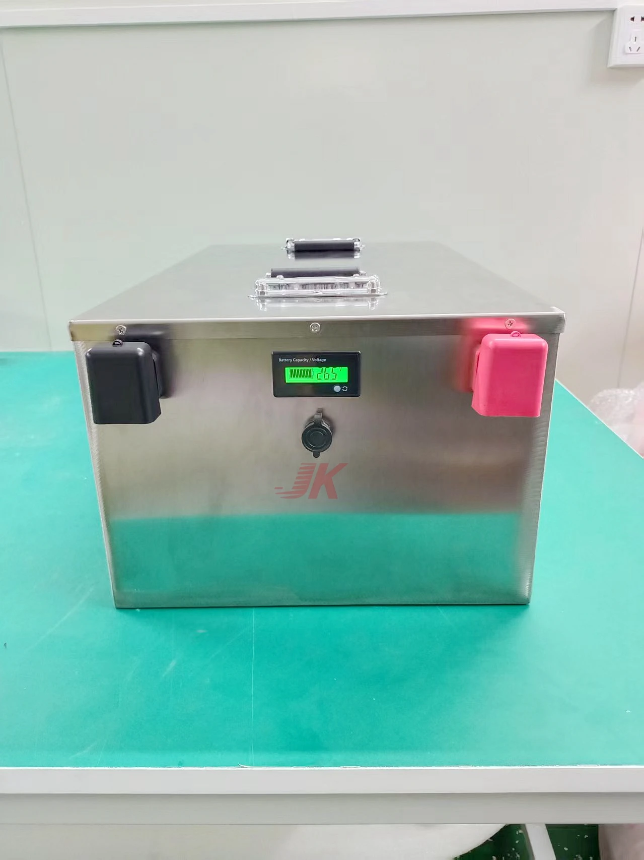 

Аккумулятор LiFePO4 24В, аналог солнечных батарей, 300Ач, 400Ач, 500Ач, 800Ач, 1000Ач, с интеллектуальной BMS, портативный, для использования на улице.