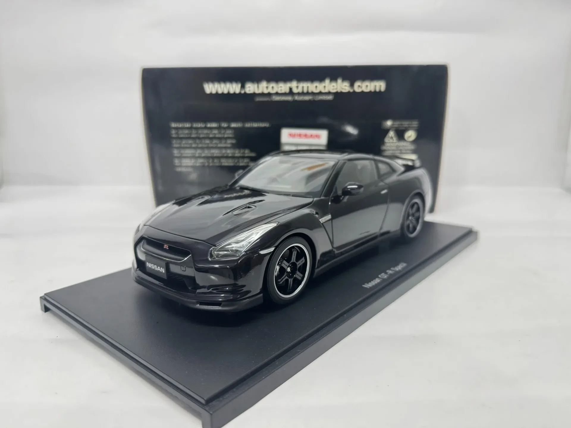 

Autoart 1:18 R35 SpecV Black Purple JDM Simulation Limited Edition All Open Alloy Metal Static Car Model Toy Gift
