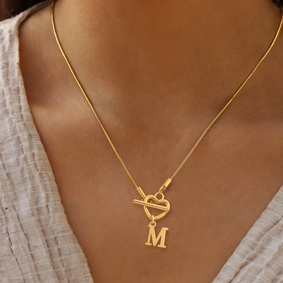 Collier Pendentif Cœur Initiales A-Z Plaqué Or 18K, Collier Lettre Mignonne en Acier Inoxydable pour Femme