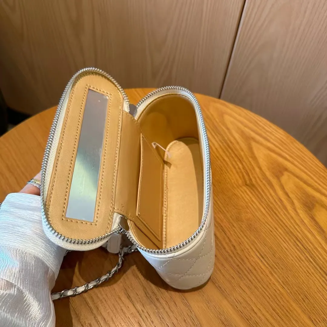 Luxury classic design crossbody bag, trendy and elegant women's zipper shoulder bag, fashionable style handbag