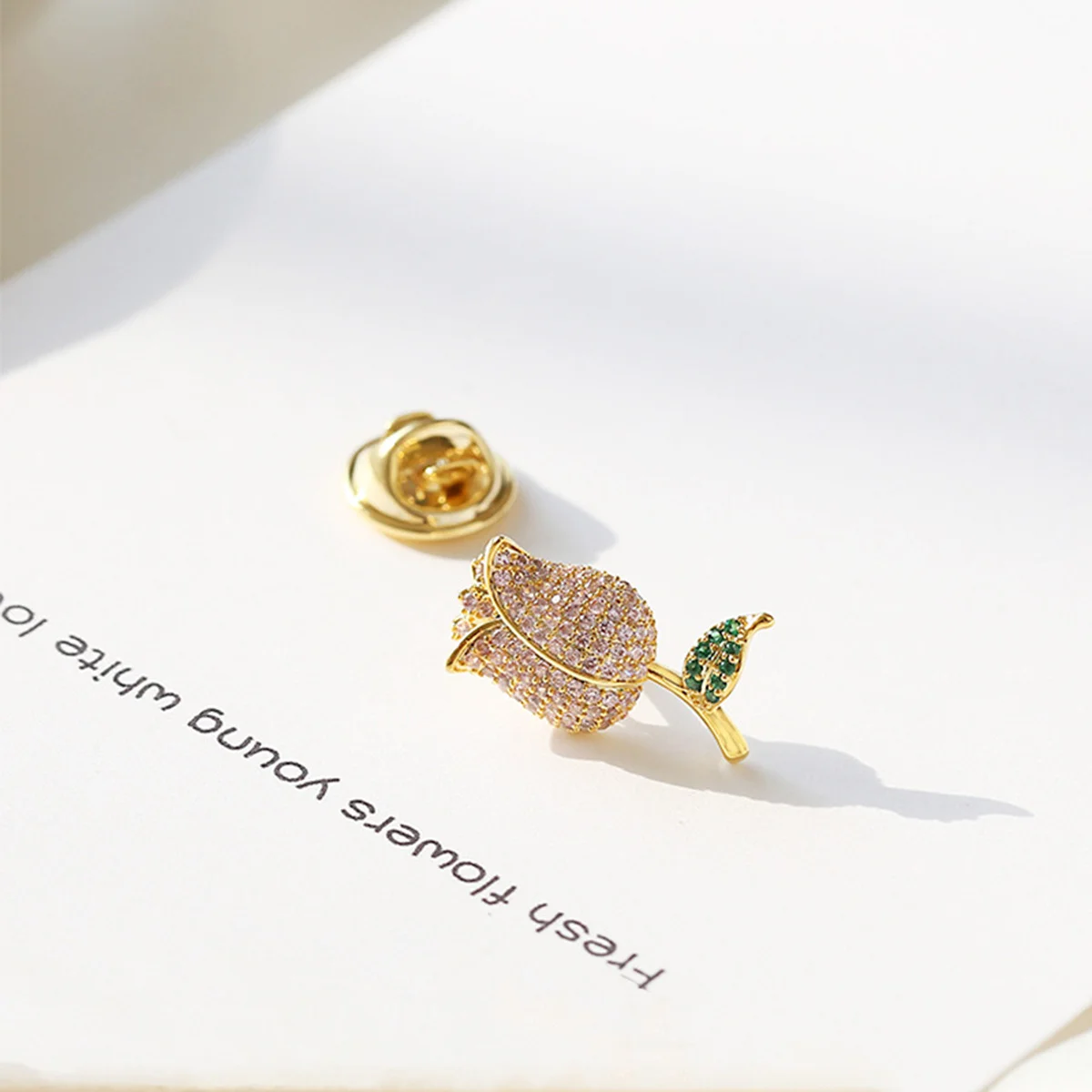 

Mini Brooch Shining Decorative Pin For Women Fashion Jewelry Clothing Accessory Festival Party Decoration