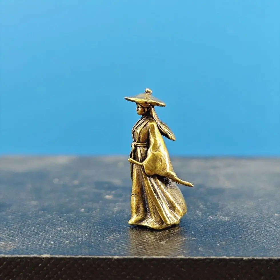 Ancient-style Female Martial Artist Small Figurine, Rockery, Water and Land VAT, Micro-landscape Bonsai, Brass Figure