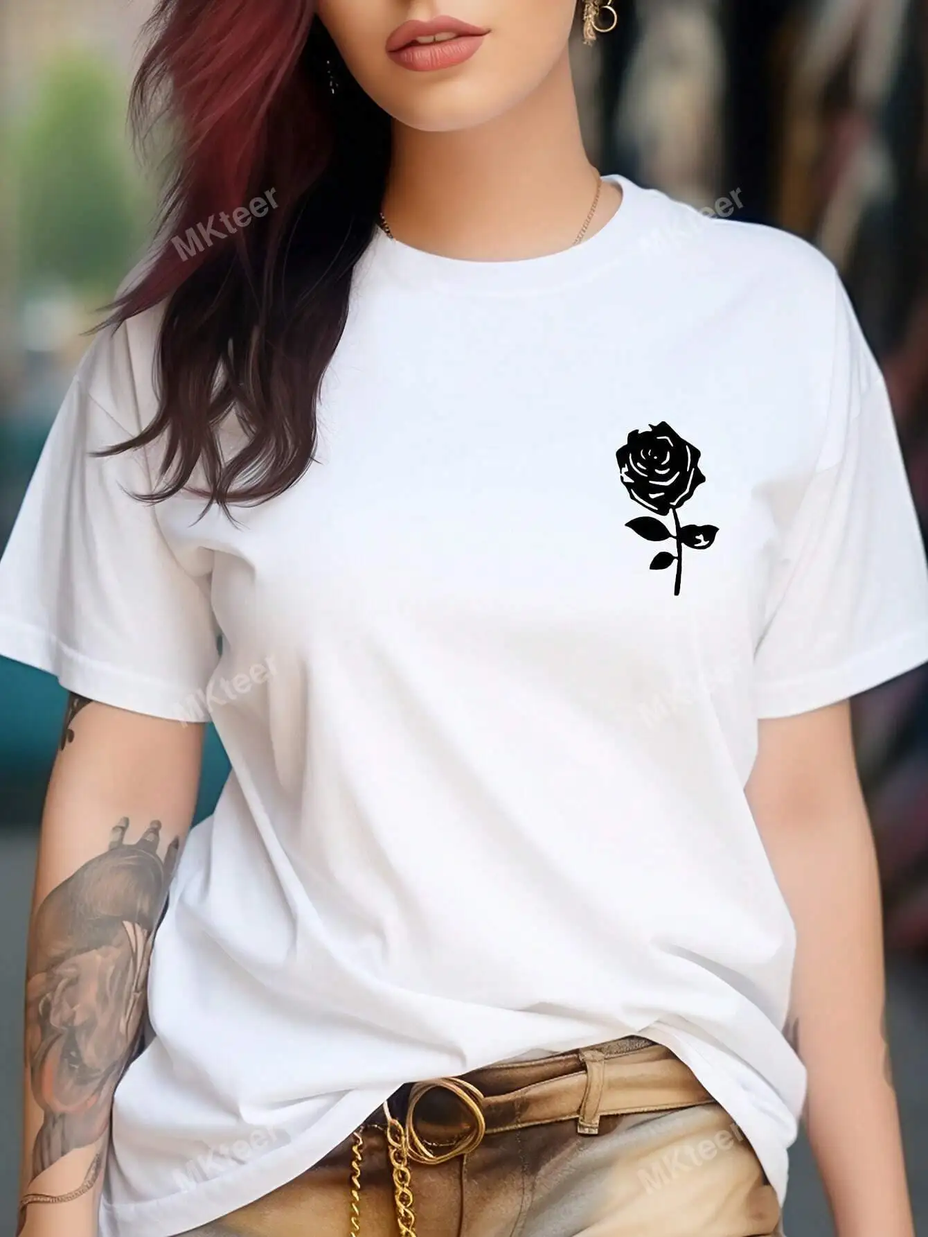 

Plus Size Casual Tee Featuring Black Rose Design For Daily Wear