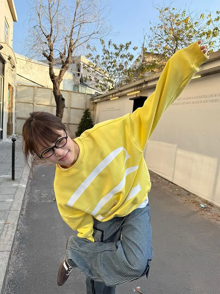 Y2K Vintage Graphic Sweatshirt Women Oversized T Shirt Kpop Retro American Streetwear Pullover Korean Fashion Hoodies Couple Top