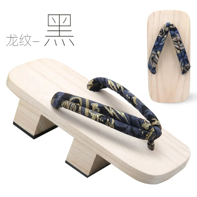 Рисунок 3 - Выставочные тапочки COS Обувь Японские