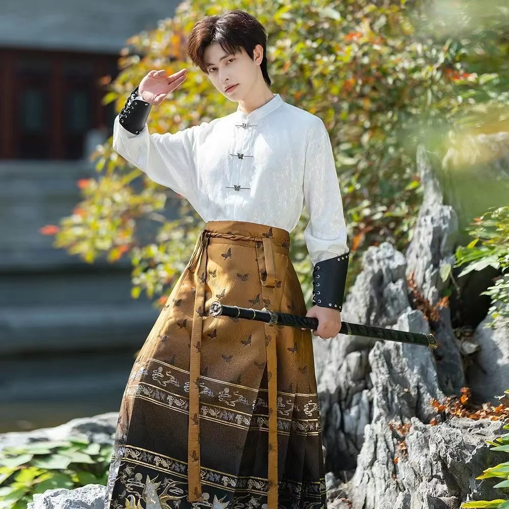 Hanfu กระโปรงหน้าม้าสีทองสไตล์จีนสำหรับผู้ชายและผู้หญิงชุดเดรส Hanfu ภาพวาดด้วยหมึกไล่ระดับสีสุดหรู