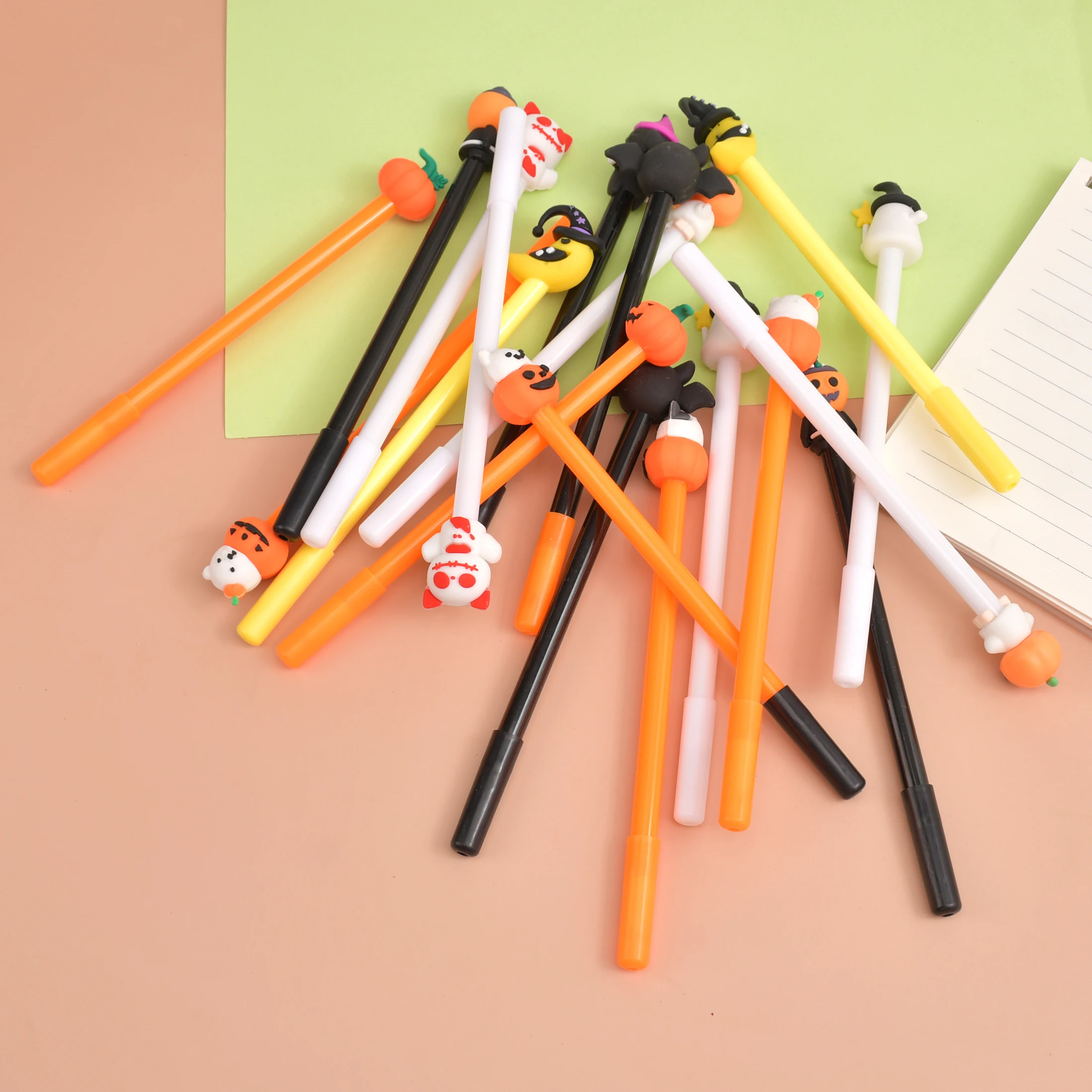 

Набор гелевых пластиковых ручек для Хэллоуина, ручка с черными чернилами, милый детский декоративный подарок, школьные и офисные принадлежности (случайный цвет), 0,5 мм