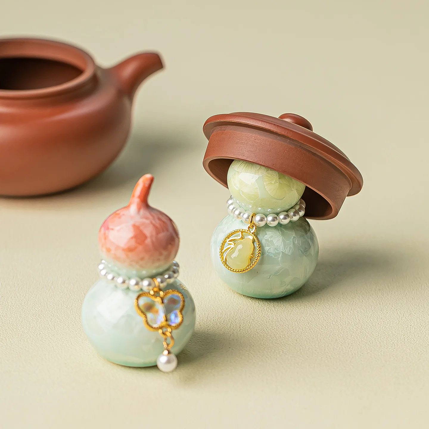 Glazed Crystal Small Gourd with Iridescent Transformation Effect Gradient Ceramic Tea Pets Office Home Desktop Tea Pet Ornaments
