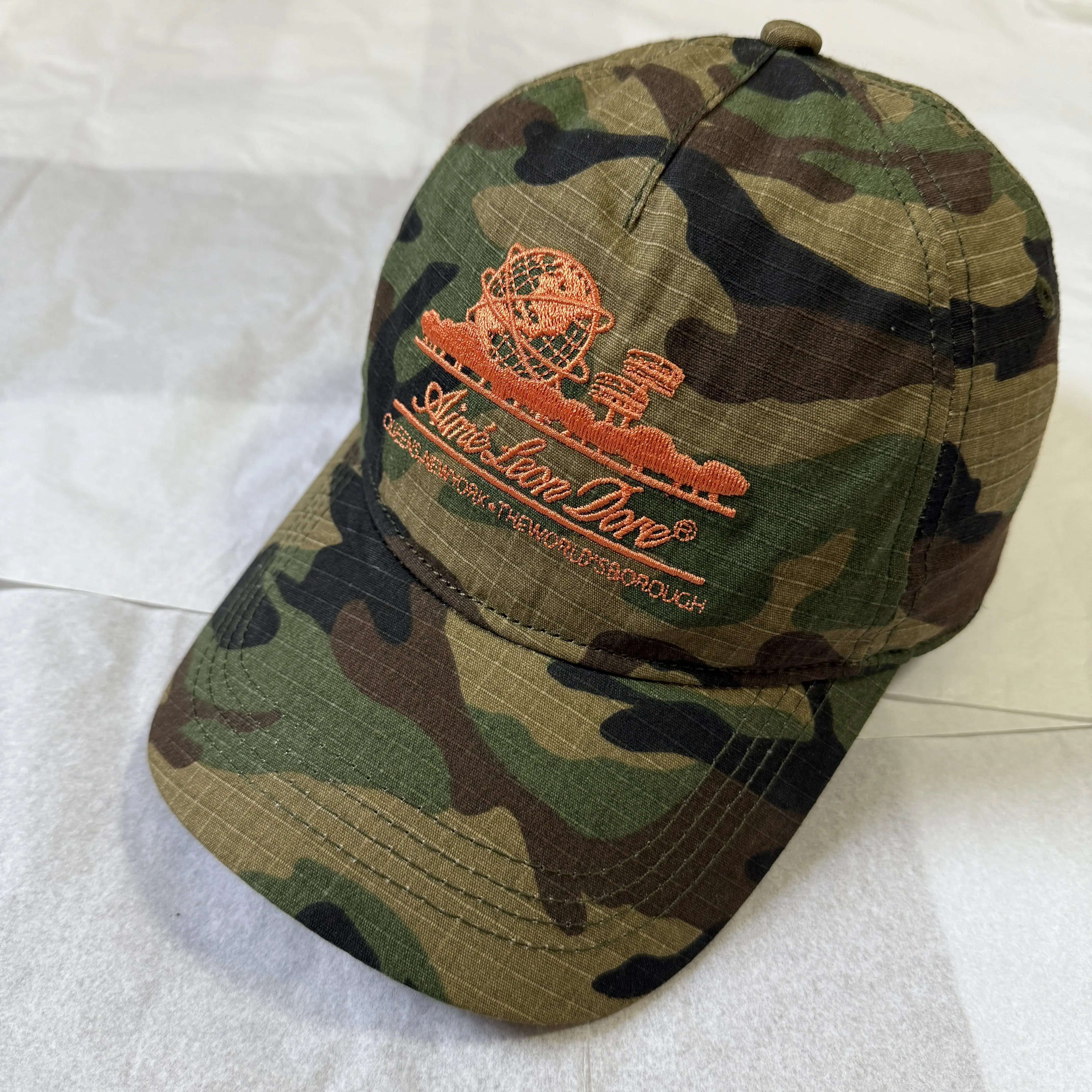 

Unisphere Hat American Vintage Queen Block Embroidered Curved-brimmed Hat