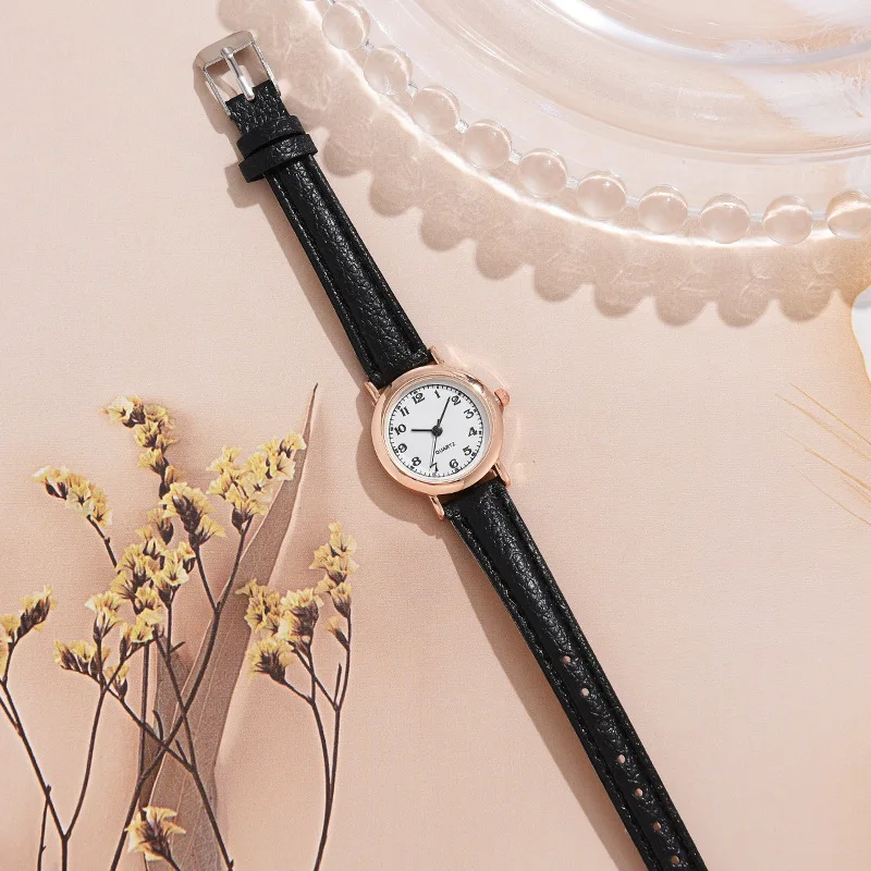 Classic Women's Casual Quartz Leather Band Strap Watch New Round Analog Clock Wrist Watches Designer Watches Reloj Mujer