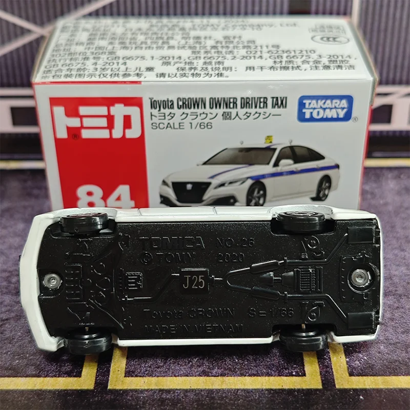 Takara Tomy Tomica No.84 Toyota Crown Personal Taxi Alloy Diecast 1:66 Scale Mini Toy Car For Boys Kids Collectible