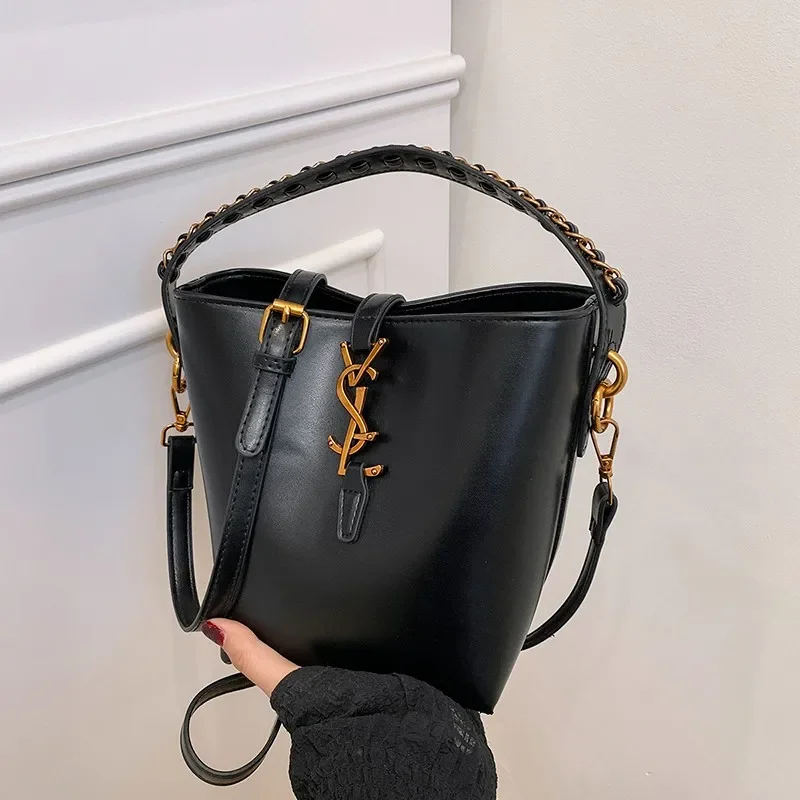 

Stylish Messenger Bag With Vintage Fashion And Large Capacity For Women In Minimalist Leather Commuter Style