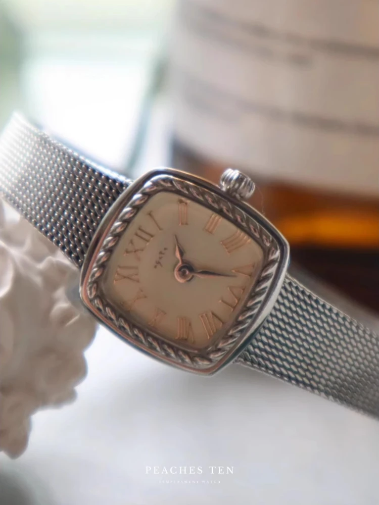 

2025 New Women's Watch Medieval Diamond Vintage Retro Luxury Elegance High Quartz Retro Gold-plated Clock