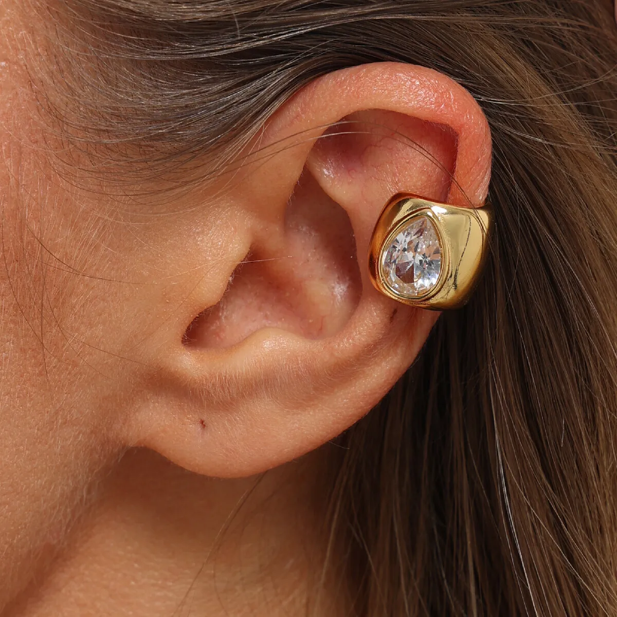 SHIXIN Classic Trendy 18K Gold Plated Inlay Droplet Shaped Rhinestone Ear Clip Hypoallergenic Waterproof Stainless Steel Jewelry