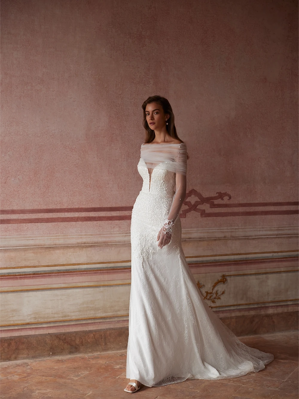 فستان زفاف مزين بالدانتيل واللؤلؤ اللامع بدون قفازات بدون أكتاف فستان زفاف مخصص حورية البحر فساتين طويلة للعروس