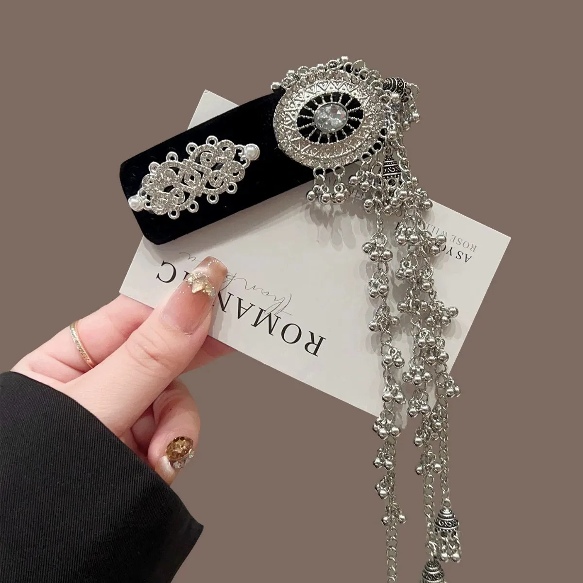 

Ethnic Style Hair Clip Fashion Hair Accessories Full Diamond Flash Tassel Headwear Retro Hairpin Imitation Silver Duckbill Clip