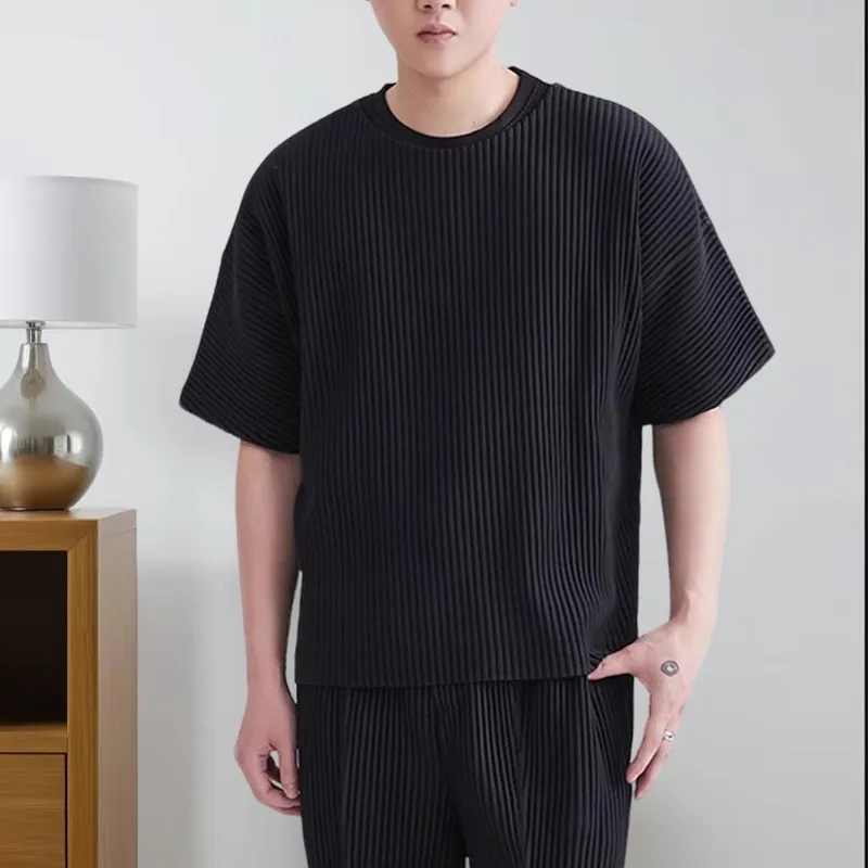 Miyake Pleated T-shirt Short Sleeve Men Fold Top Round Neck Loose Casual Five-quarter Sleeve Solid 2025 Summer Pleat T-shirt