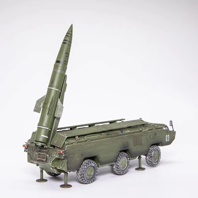 1:72 Scale Model Russian SS-21 Circular Point Ground To Ground Tactical Missile Rocket Launcher Tank Armored Vehicle Decoration