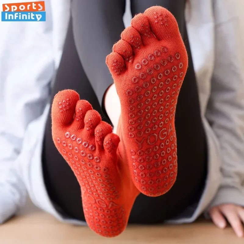 Kaus kaki katun Combed, kaus kaki Yoga lima jari untuk wanita, kaus kaki silikon Anti Slip, kaus kaki Pilates profesional, kaus kaki olahraga Fitness tari dalam ruangan