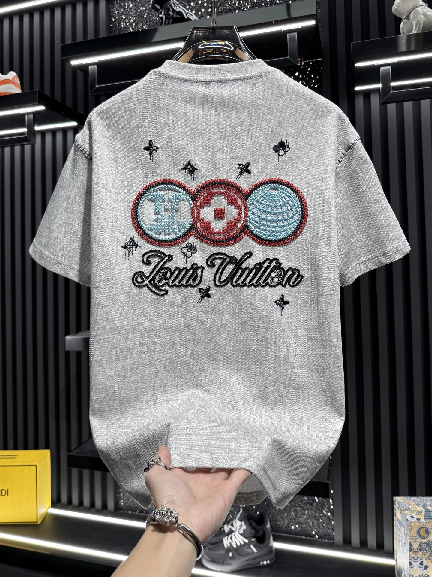 

Мужская футболка Ele с коротким рукавом, вышивкой и дизайном с отверстиями, летняя, модная, легкая, стильная, с коротким рукавом