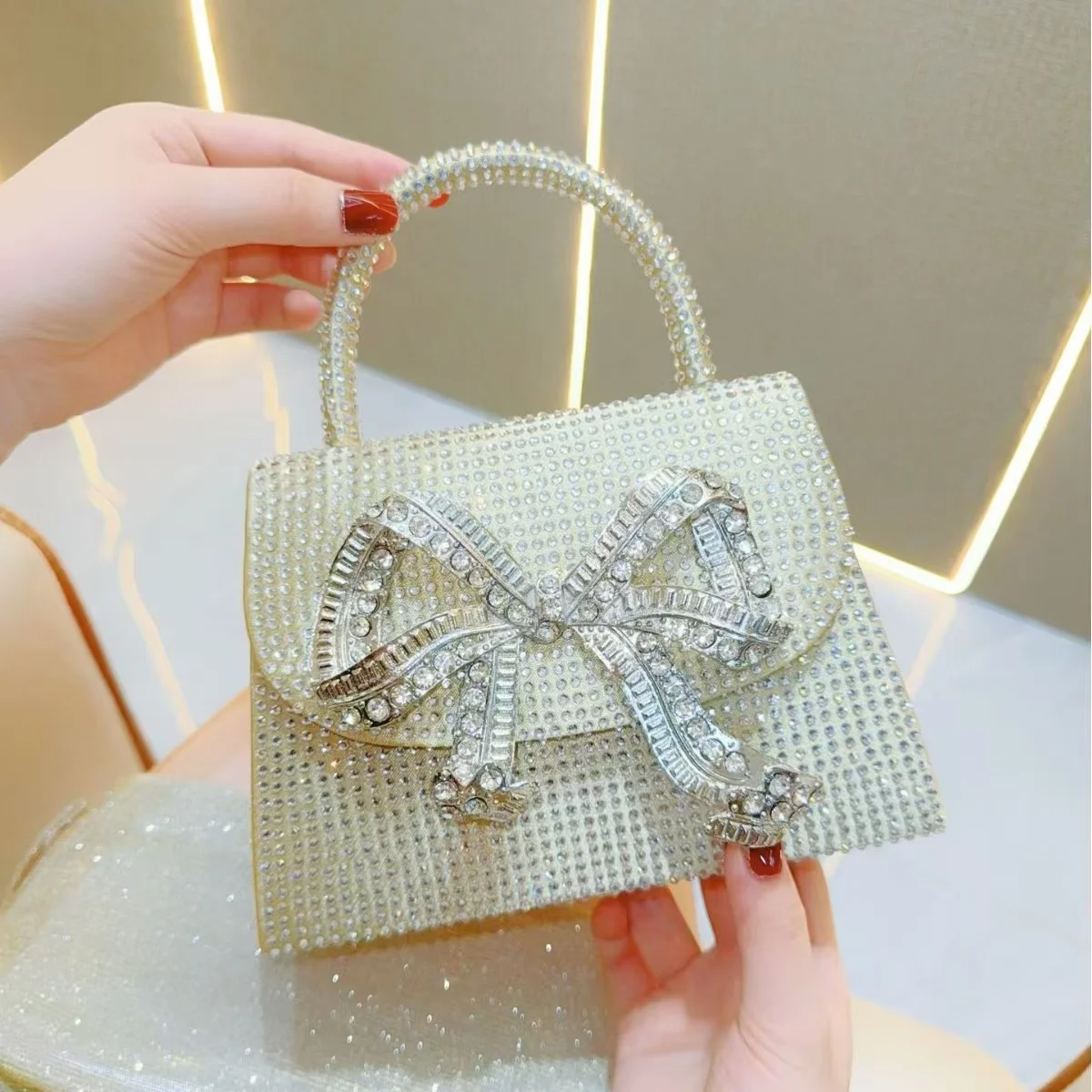 Glitter Shiny Rhinestones Diamond Metal Bow Knot Women\'s Handbag Shoulder Messenger Bag Wedding Party Clutch Purse Evening Bag