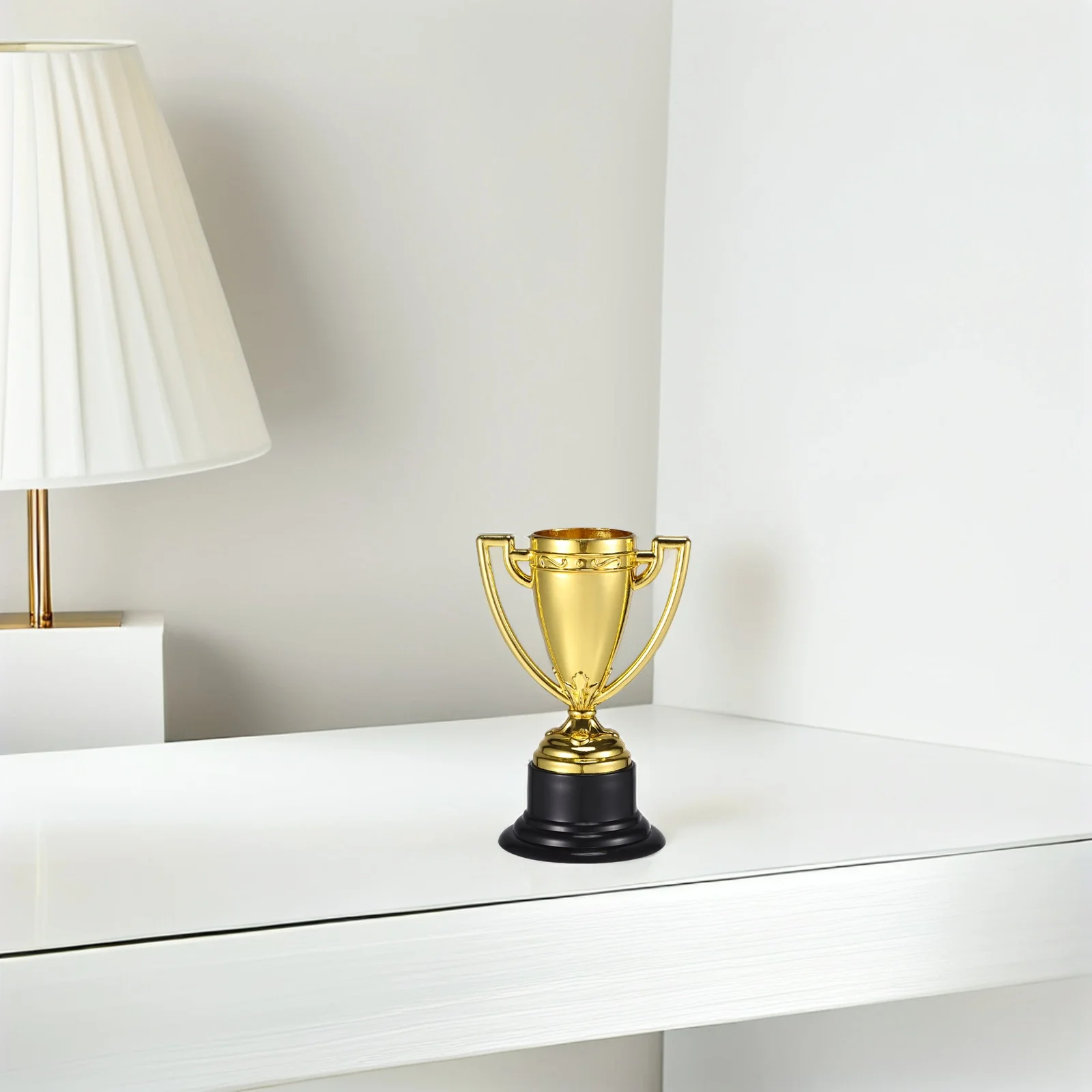 25Pcs 어린이 상 트로피 유치원 교실을위한 금색 작은 플라스틱 트로피 스포츠 우승 상금 금상 트로피